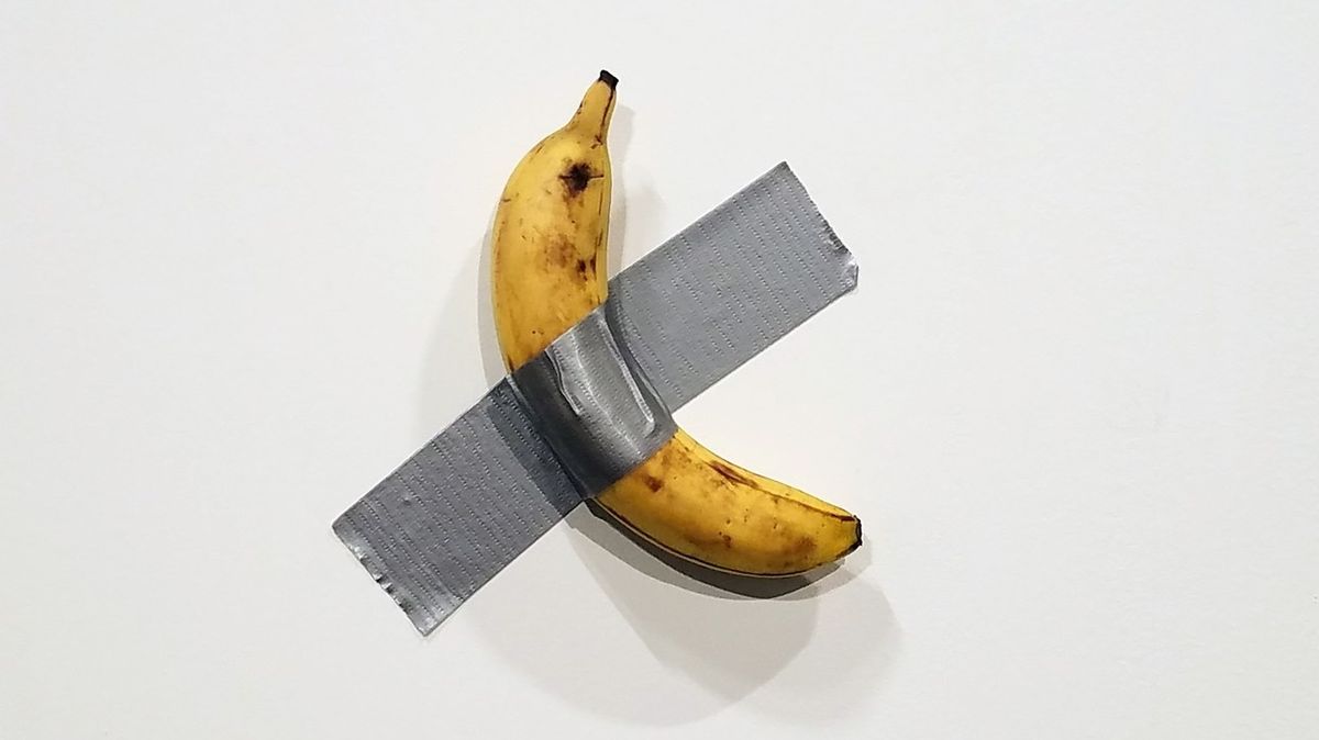 Obyčejný banán přelepený lepicí páskou se prodal za miliony